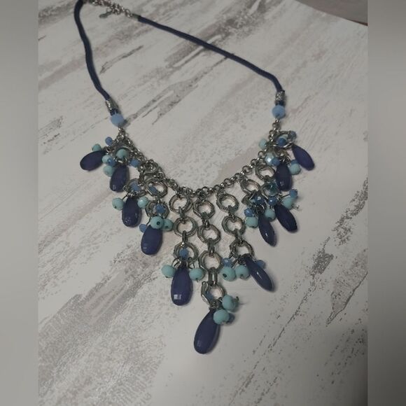 Ann Taylor Loft Blue Waterfall Droplet Necklace Futuristic - Picture 5 of 9